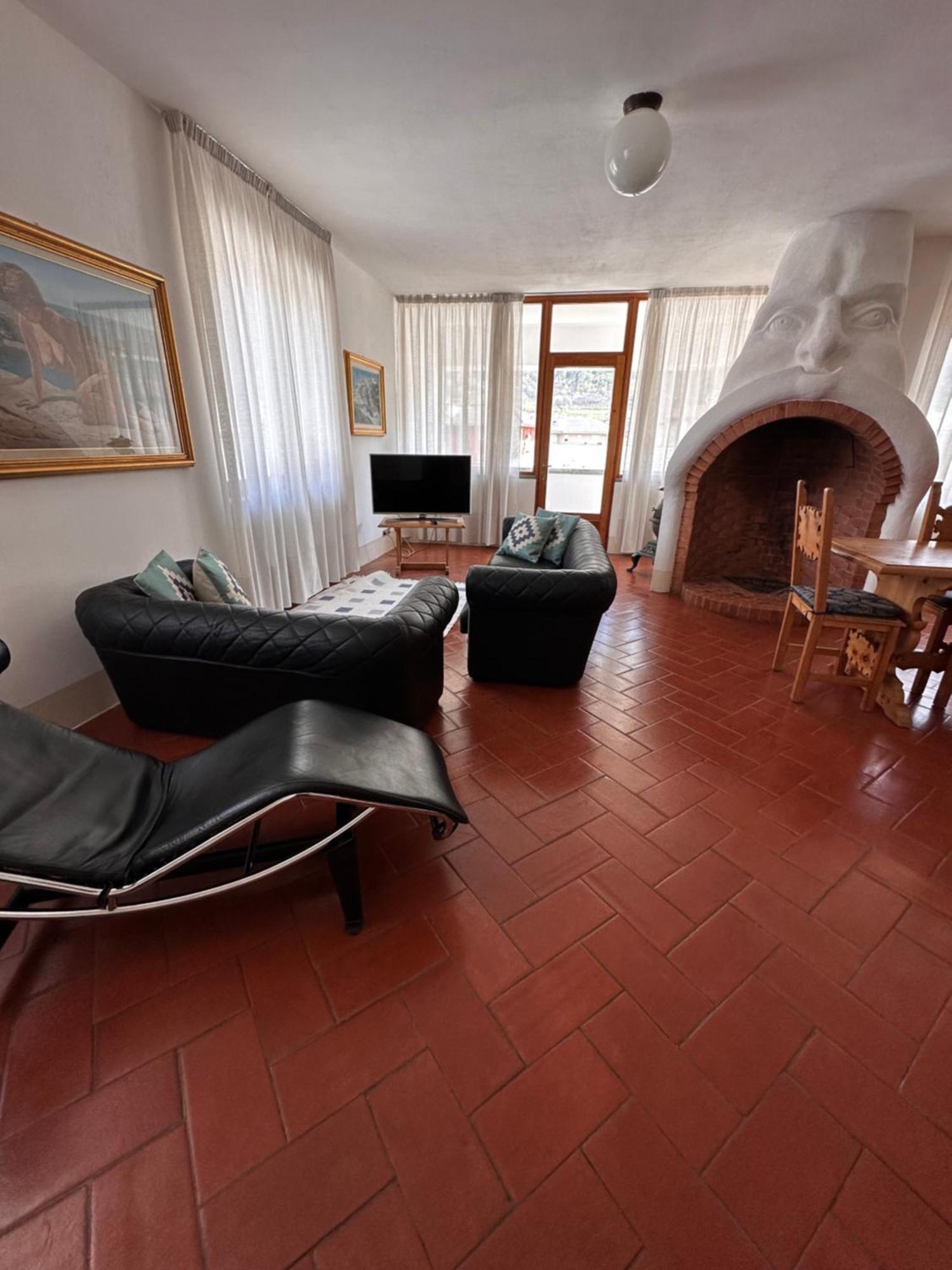 טיראנו Ampio Appartamento Con Vista “Casa Magro” מראה חיצוני תמונה